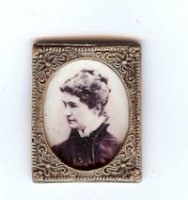 92090 Photo of Bust of middle age woman